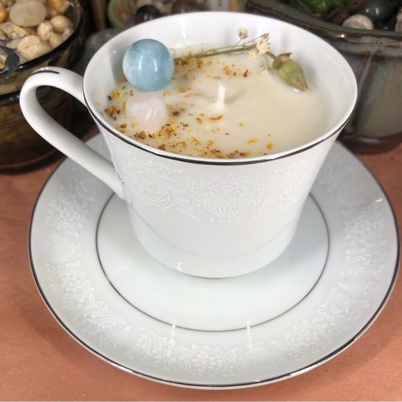 Handmade Soy Candle: Crown Vic Snow - Picture 1 of 8